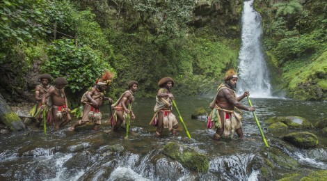 Papouasie-Nouvelle-Guinée, province de Hela, région de Ambua, tribu des Hulis, rituel d'initiation à l'école de la forêt